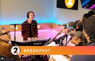 Tom Odell – Piano Man (Billy Joel cover) Radio 2 Breakfast